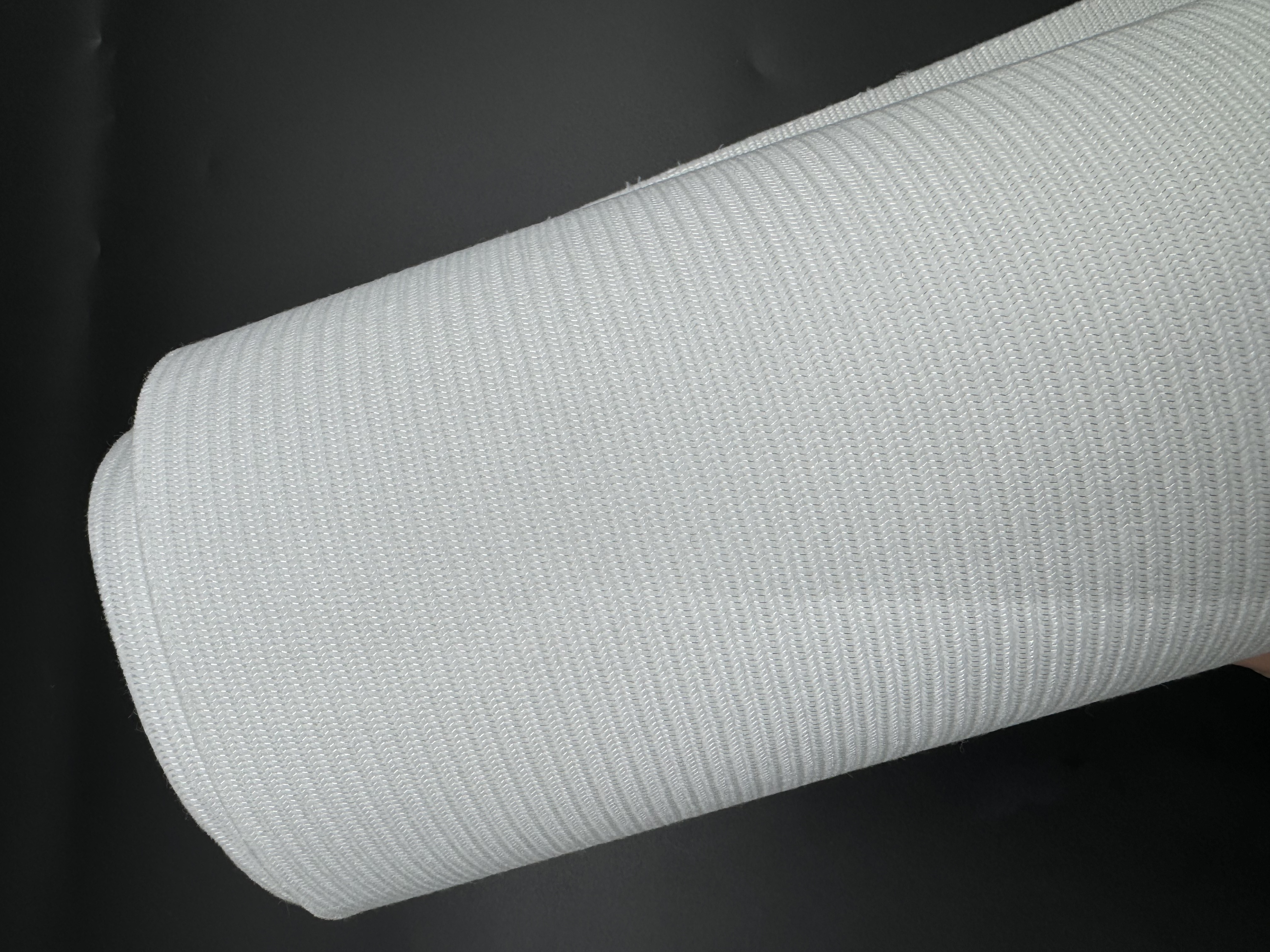 Nonwoven fabric --stroblr