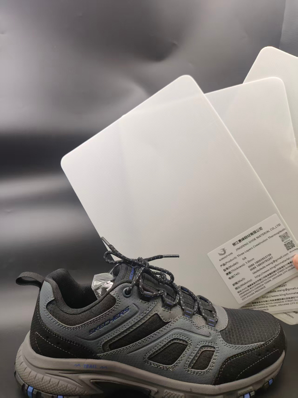 THREE-LAYERS COEXTRUSION THERMOPLASTIC