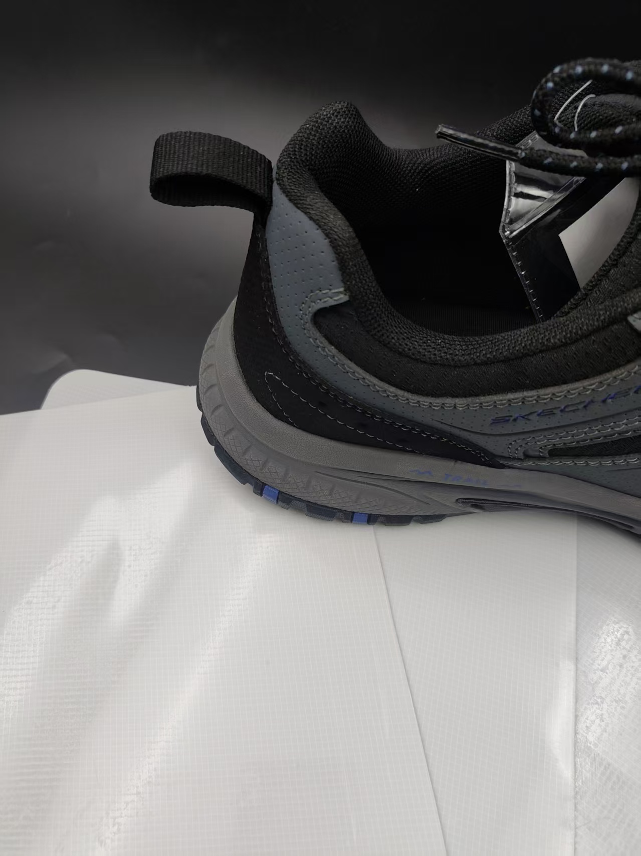 THREE-LAYERS COEXTRUSION THERMOPLASTIC